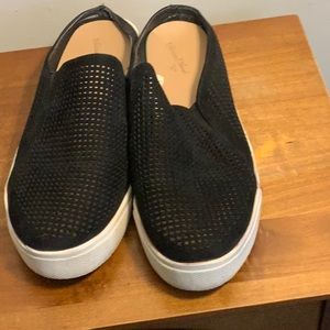 Universal Thread size 8.5 Slip Ons